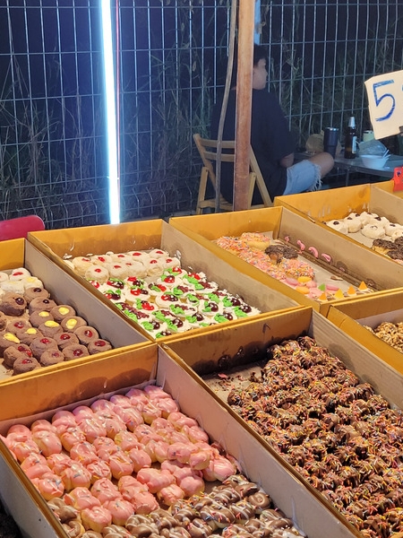 lots of mini cakes