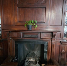 Fireplace of the Crown and Sugar Loaf