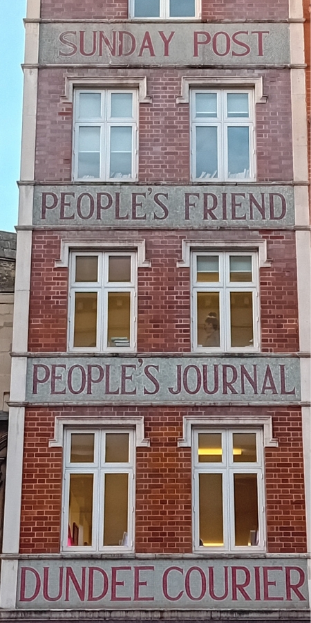 Image of an old newspaper building on fleet st