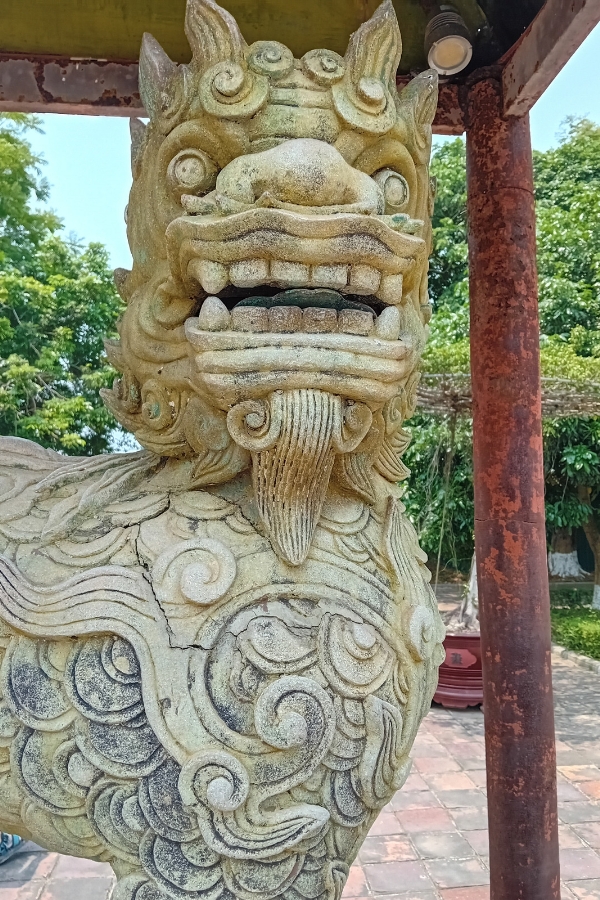 A beautifully carved dragon