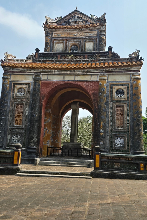 Tu Doc tomb
