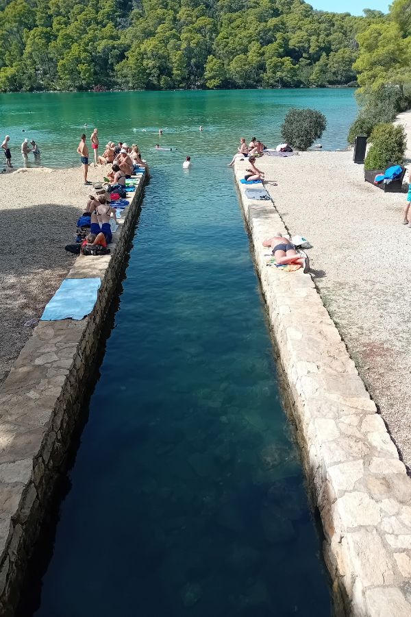 Channel between the 2 lakes