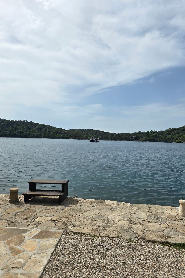 picture of a vey calm sea