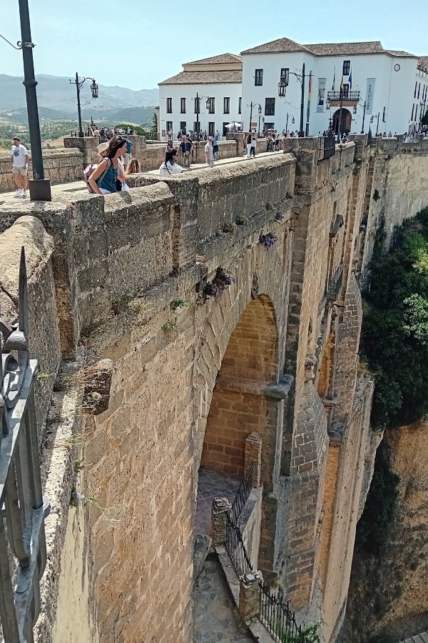 Puente Neuvo Bridge