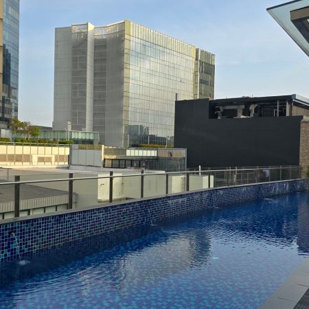 Roof top pool, a leasant surprise