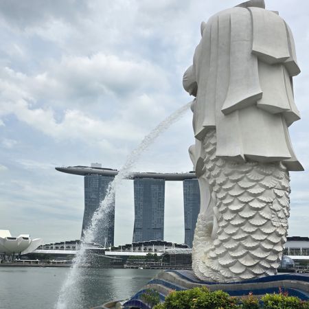 Singapore in one picture, the Merlion and Marina Bay Sands
